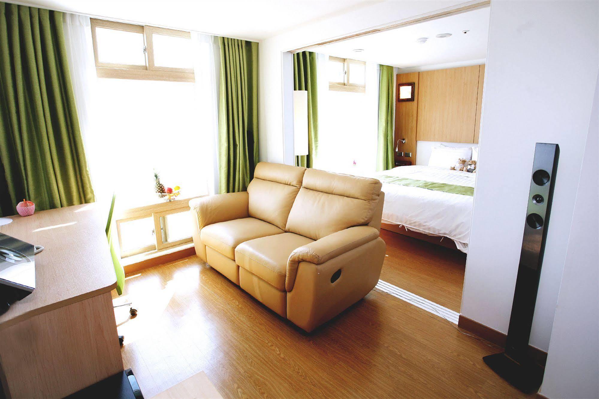 Gunsan Apple Tree Hotel 外观 照片